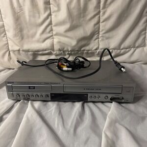 Sanyo DVW-7100 DVD Player VHS VCR Combo Recorder Cinema Progressive Silver